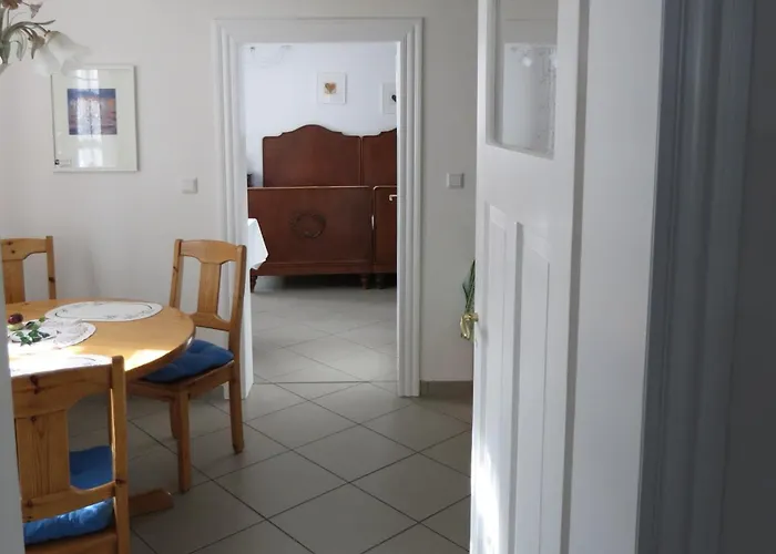 Im Alten Kaufhaus * 罗特翁特尔里特堡